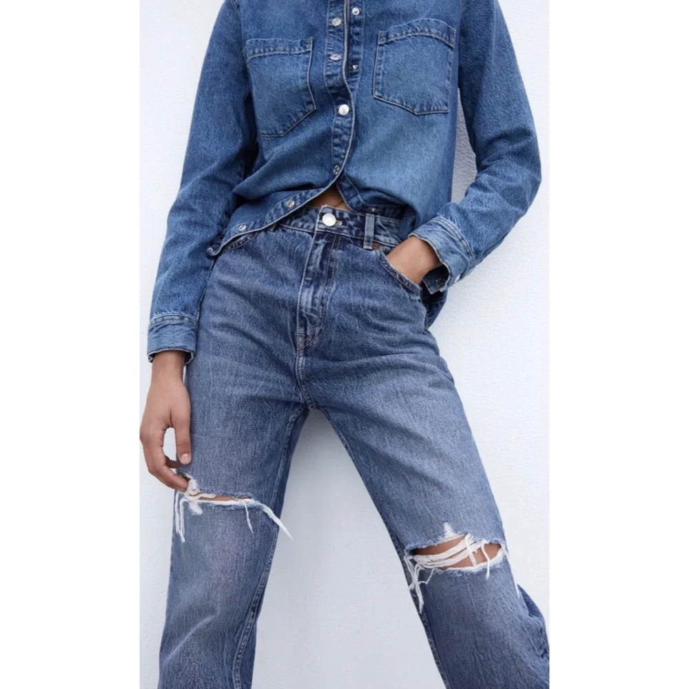 Zara Ripped Mom Jeans - Picture 4 of 9